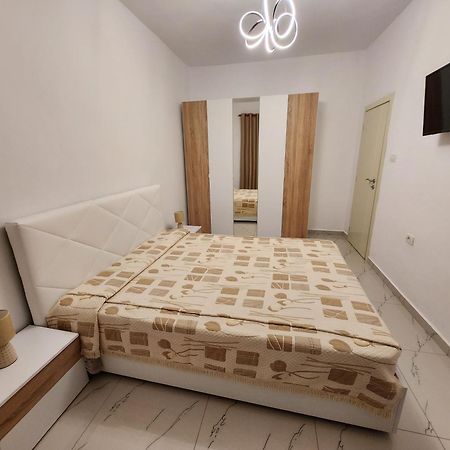 Nevi Apartment ティラナ エクステリア 写真